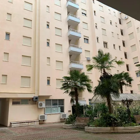 Tony * Vlorë